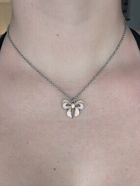 FREE W/ PURCHASE ✨Light Pink & Silver Bow Pendant Necklace
